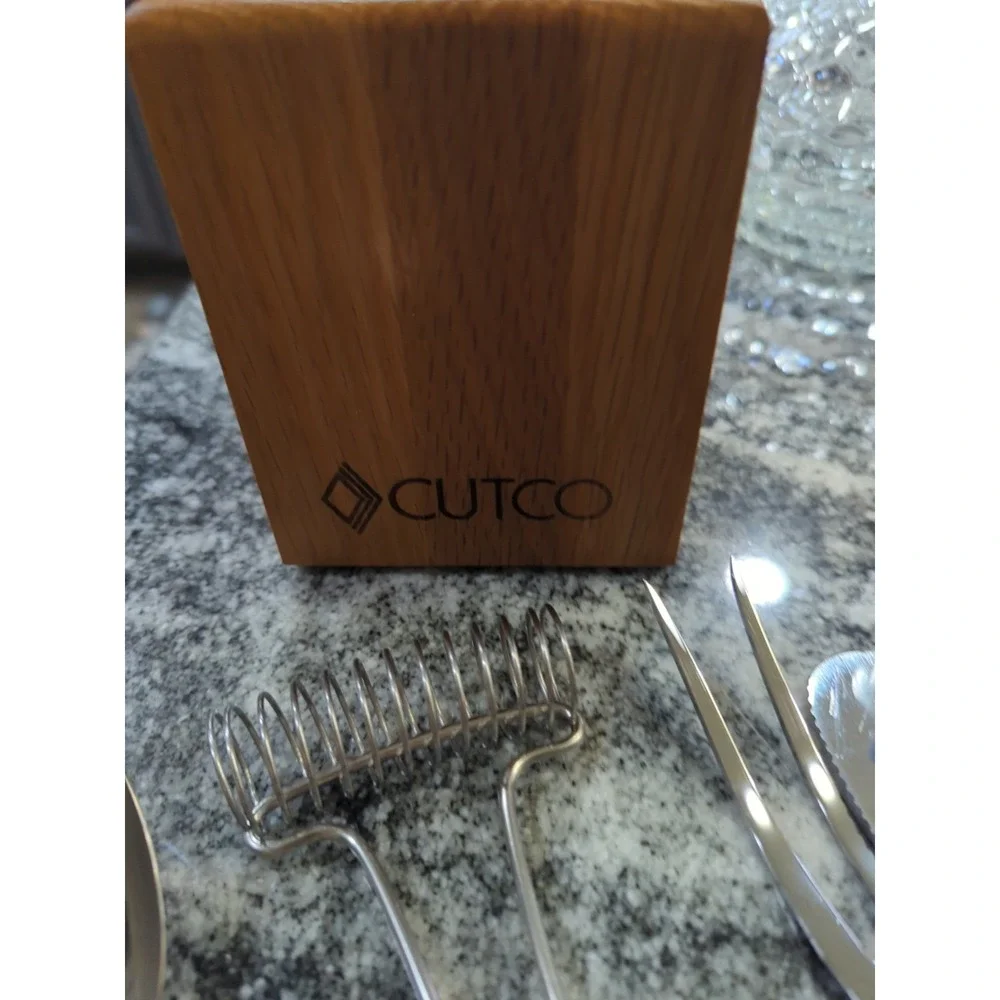 Cutco 4 Piece Kitchen Utensil Set & Wooden Holder Whisk Spoon Spreader Fork